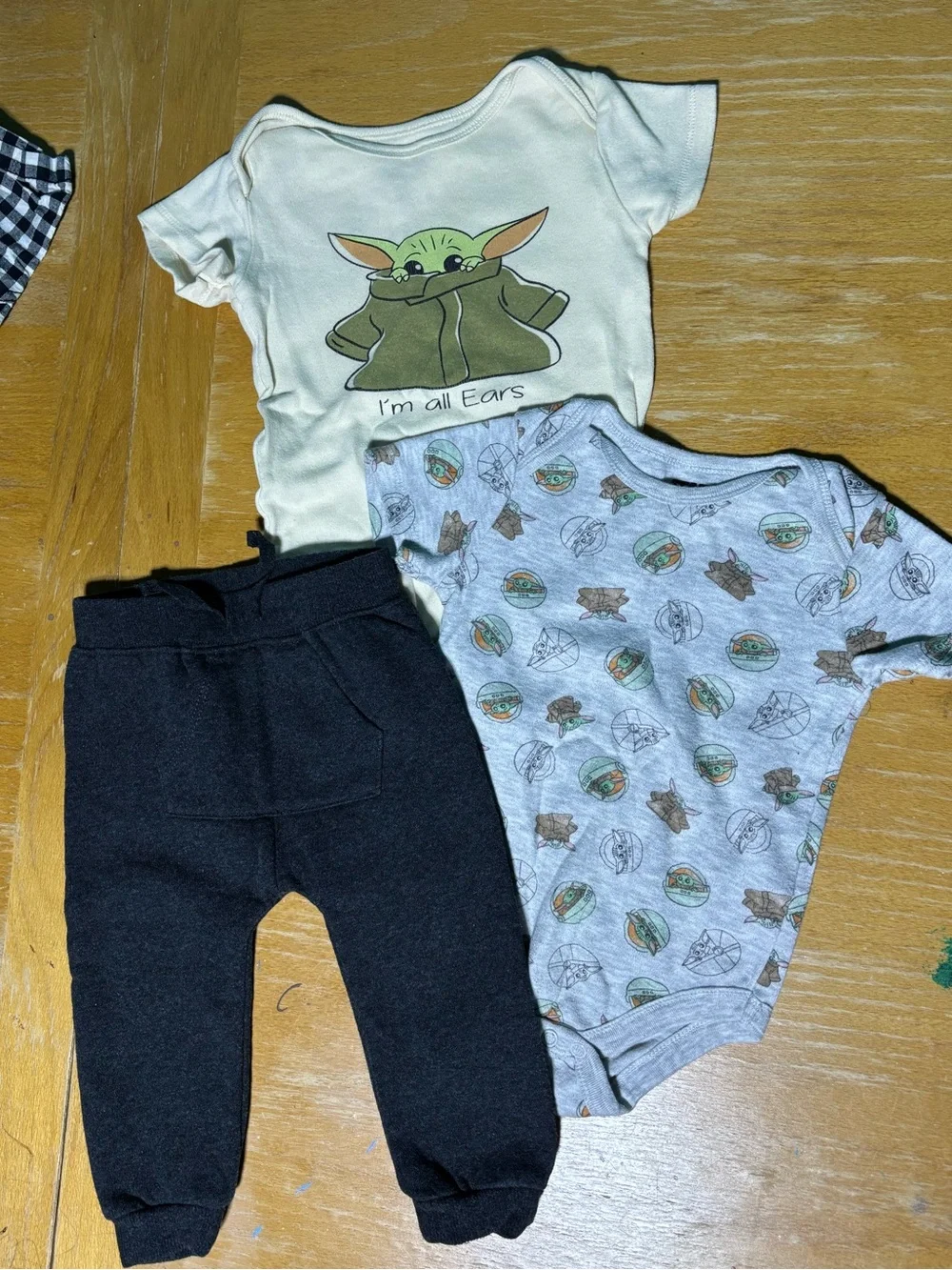 Star Wars Cream and Green Grogu Graphic Baby Outfit